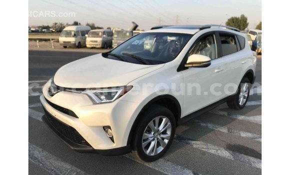 Acheter Import Voiture Toyota 4Runner Blanc à Import - Dubai, Adamawa Acheter Import Voiture Toyota 4Runner Blanc à Import - Dubai, Adamawa