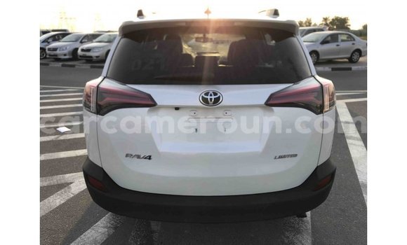 Acheter Import Voiture Toyota 4Runner Blanc à Import - Dubai, Adamawa Acheter Import Voiture Toyota 4Runner Blanc à Import - Dubai, Adamawa