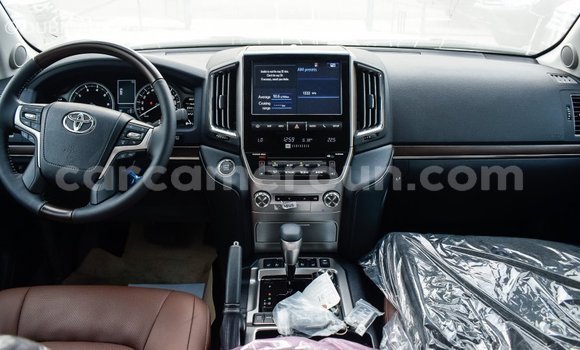 Sayi Imported Toyota Land Cruiser White Mota in Import - Dubai a Adamawa Sayi Imported Toyota Land Cruiser White Mota in Import - Dubai a Adamawa