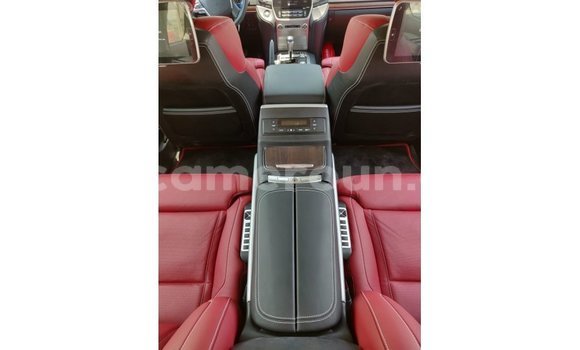 Acheter Import Voiture Toyota Land Cruiser Noir à Import - Dubai, Adamawa Acheter Import Voiture Toyota Land Cruiser Noir à Import - Dubai, Adamawa