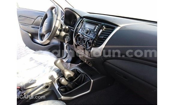 Sayi Imported Mitsubishi L200 White Mota in Import - Dubai a Adamawa Sayi Imported Mitsubishi L200 White Mota in Import - Dubai a Adamawa