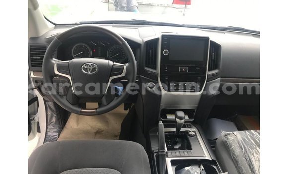 Acheter Import Voiture Toyota Land Cruiser Blanc à Import - Dubai, Adamawa Acheter Import Voiture Toyota Land Cruiser Blanc à Import - Dubai, Adamawa