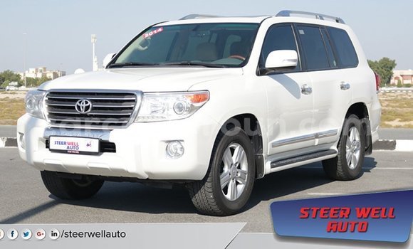 Acheter Import Voiture Toyota Land Cruiser Blanc à Import - Dubai, Adamawa Acheter Import Voiture Toyota Land Cruiser Blanc à Import - Dubai, Adamawa
