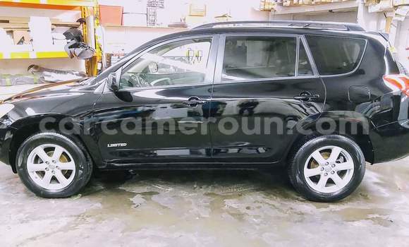 Sayi Na hannu Toyota RAV4 Black Mota in Douala a Ƙasar Kamaru Sayi Na hannu Toyota RAV4 Black Mota in Douala a Ƙasar Kamaru