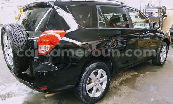 Sayi Na hannu Toyota RAV4 Black Mota in Douala a Ƙasar Kamaru Sayi Na hannu Toyota RAV4 Black Mota in Douala a Ƙasar Kamaru