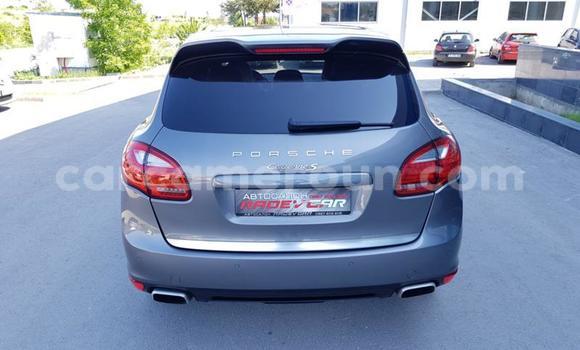 Sayi Na hannu Porsche Cayenne Sauran Mota in Douala a Ƙasar Kamaru Sayi Na hannu Porsche Cayenne Sauran Mota in Douala a Ƙasar Kamaru