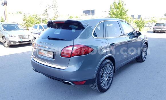 Sayi Na hannu Porsche Cayenne Sauran Mota in Douala a Ƙasar Kamaru Sayi Na hannu Porsche Cayenne Sauran Mota in Douala a Ƙasar Kamaru