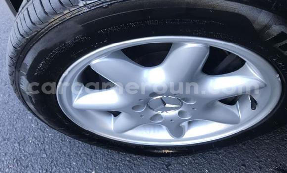 Sayi Na hannu Mercedes‒Benz 230 Sauran Mota in Douala a Ƙasar Kamaru Sayi Na hannu Mercedes‒Benz 230 Sauran Mota in Douala a Ƙasar Kamaru