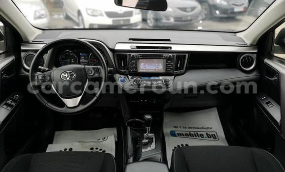 Sayi Na hannu Toyota RAV4 Sauran Mota in Douala a Ƙasar Kamaru Sayi Na hannu Toyota RAV4 Sauran Mota in Douala a Ƙasar Kamaru