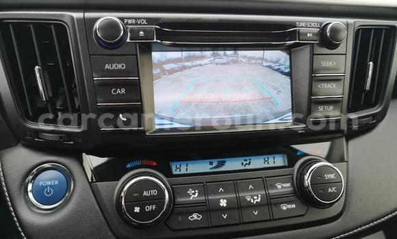 Sayi Na hannu Toyota RAV4 Sauran Mota in Douala a Ƙasar Kamaru Sayi Na hannu Toyota RAV4 Sauran Mota in Douala a Ƙasar Kamaru