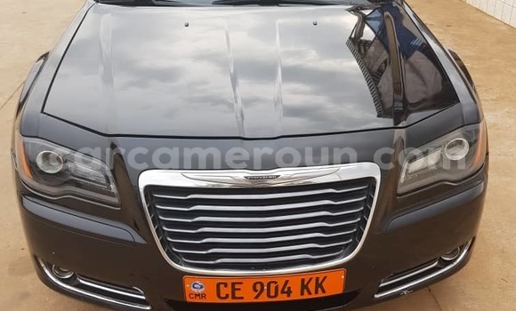 Sayi Na hannu Chrysler 300 Black Mota in Yaounde a Babban Kamaru