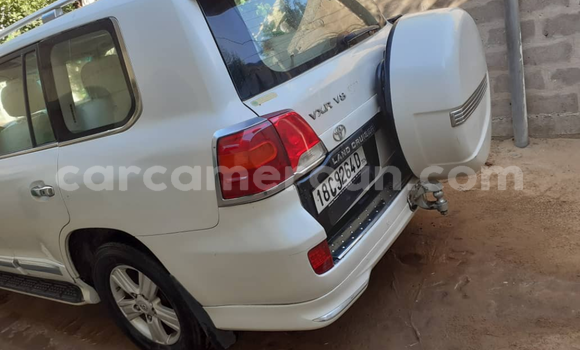 Acheter Occasion Voiture Toyota Land Cruiser Blanc à Yaoundé, Central Cameroon Acheter Occasion Voiture Toyota Land Cruiser Blanc à Yaoundé, Central Cameroon