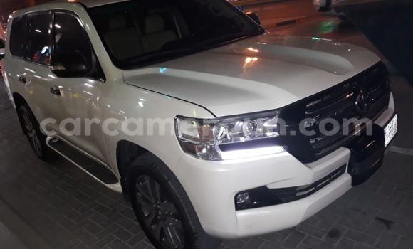 Acheter Occasion Voiture Toyota Land Cruiser Blanc à Yaoundé, Central Cameroon Acheter Occasion Voiture Toyota Land Cruiser Blanc à Yaoundé, Central Cameroon