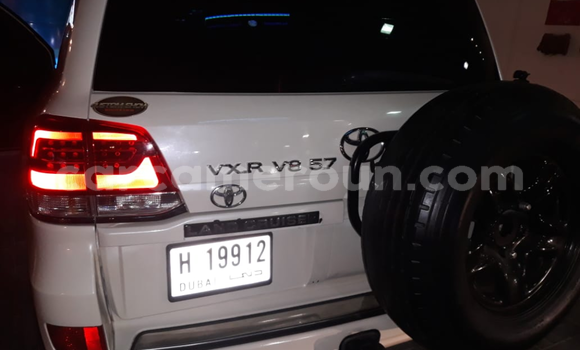 Acheter Occasion Voiture Toyota Land Cruiser Blanc à Yaoundé, Central Cameroon Acheter Occasion Voiture Toyota Land Cruiser Blanc à Yaoundé, Central Cameroon