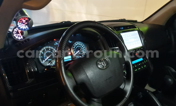 Acheter Occasion Voiture Toyota Land Cruiser Blanc à Yaoundé, Central Cameroon Acheter Occasion Voiture Toyota Land Cruiser Blanc à Yaoundé, Central Cameroon