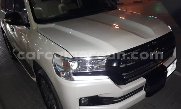 Acheter Occasion Voiture Toyota Land Cruiser Blanc à Yaoundé, Central Cameroon Acheter Occasion Voiture Toyota Land Cruiser Blanc à Yaoundé, Central Cameroon