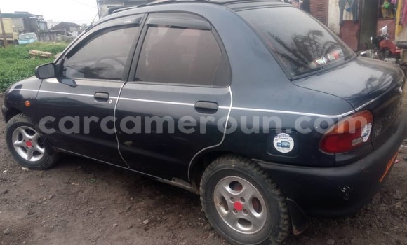 Sayi Na hannu Mazda Mazda 2 Green Mota in Douala a Ƙasar Kamaru