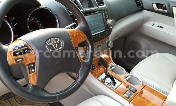Acheter Occasion Voiture Toyota Highlander Noir à Douala, Littoral Cameroon Acheter Occasion Voiture Toyota Highlander Noir à Douala, Littoral Cameroon