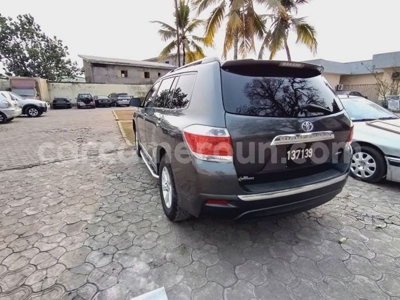 Big with watermark toyota highlander littoral cameroon douala 7338