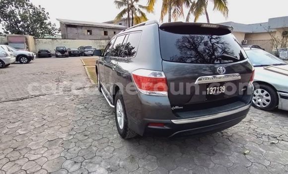 Acheter Occasion Voiture Toyota Highlander Noir à Douala, Littoral Cameroon Acheter Occasion Voiture Toyota Highlander Noir à Douala, Littoral Cameroon