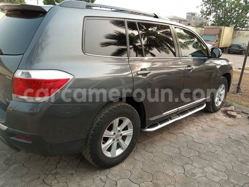 Big with watermark toyota highlander littoral cameroon douala 7338