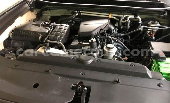 Acheter Occasion Voiture Toyota Land Cruiser Prado Blanc à Douala, Littoral Cameroon Acheter Occasion Voiture Toyota Land Cruiser Prado Blanc à Douala, Littoral Cameroon