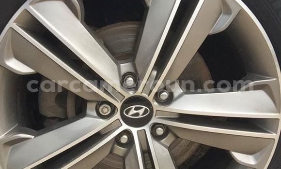 Acheter Occasion Voiture Hyundai Santa Fe Blanc à Douala, Littoral Cameroon Acheter Occasion Voiture Hyundai Santa Fe Blanc à Douala, Littoral Cameroon