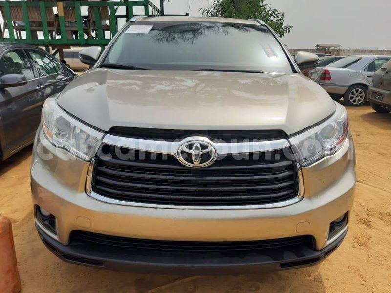 Big with watermark toyota highlander littoral cameroon douala 7352
