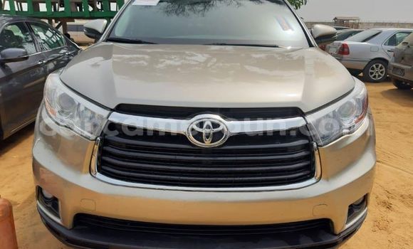 Acheter Occasion Voiture Toyota Highlander Beige à Douala, Littoral Cameroon Acheter Occasion Voiture Toyota Highlander Beige à Douala, Littoral Cameroon