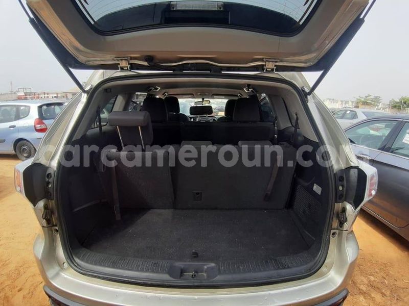 Big with watermark toyota highlander littoral cameroon douala 7352