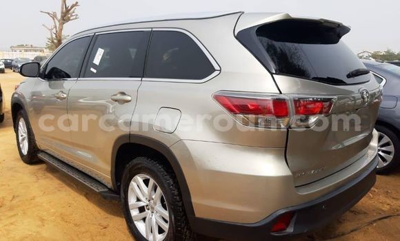 Acheter Occasion Voiture Toyota Highlander Beige à Douala, Littoral Cameroon Acheter Occasion Voiture Toyota Highlander Beige à Douala, Littoral Cameroon