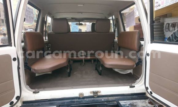 Acheter Occasion Voiture Toyota Land Cruiser Blanc à Douala, Littoral Cameroon Acheter Occasion Voiture Toyota Land Cruiser Blanc à Douala, Littoral Cameroon