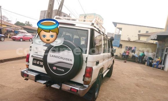Acheter Occasion Voiture Toyota Land Cruiser Blanc à Douala, Littoral Cameroon Acheter Occasion Voiture Toyota Land Cruiser Blanc à Douala, Littoral Cameroon