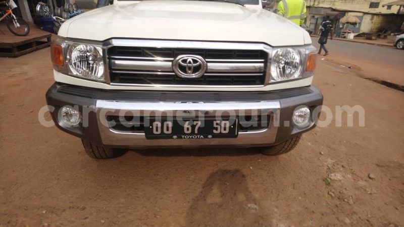 Big with watermark toyota land cruiser littoral cameroon douala 7360