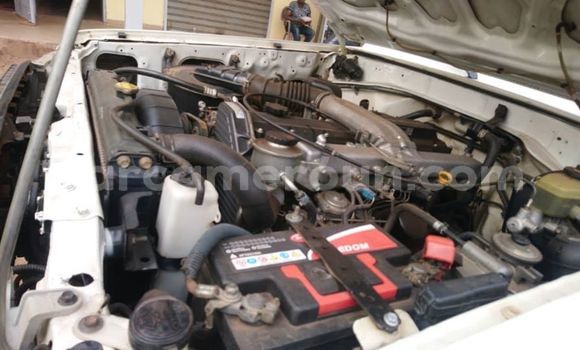 Acheter Occasion Voiture Toyota Land Cruiser Blanc à Douala, Littoral Cameroon Acheter Occasion Voiture Toyota Land Cruiser Blanc à Douala, Littoral Cameroon