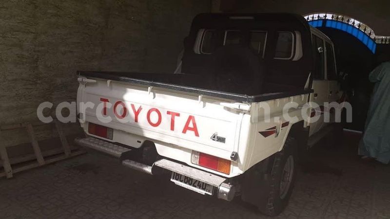 Big with watermark toyota pickup littoral cameroon douala 7361