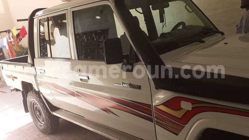 Big with watermark toyota pickup littoral cameroon douala 7361