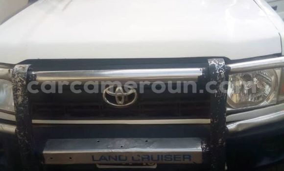 Acheter Occasion Voiture Toyota Land Cruiser Blanc à Douala, Littoral Cameroon Acheter Occasion Voiture Toyota Land Cruiser Blanc à Douala, Littoral Cameroon