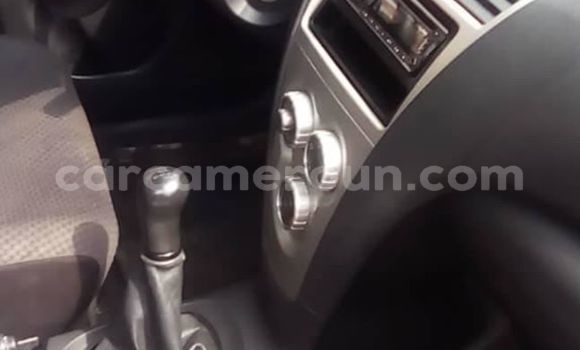 Acheter Occasion Voiture Toyota Yaris Bleu à Douala, Littoral Cameroon Acheter Occasion Voiture Toyota Yaris Bleu à Douala, Littoral Cameroon