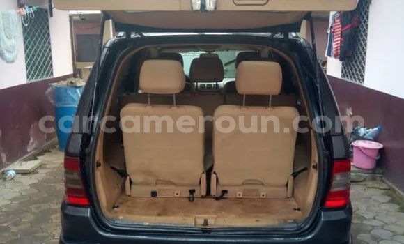 Acheter Occasion Voiture Mercedes‒Benz ML–Class Bleu à Douala, Littoral Cameroon Acheter Occasion Voiture Mercedes‒Benz ML–Class Bleu à Douala, Littoral Cameroon