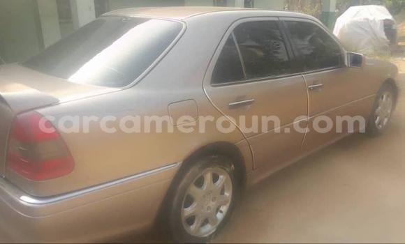 Acheter Occasion Voiture Mercedes‒Benz C–Class Marron à Douala, Littoral Cameroon Acheter Occasion Voiture Mercedes‒Benz C–Class Marron à Douala, Littoral Cameroon