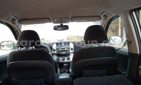 Acheter Occasion Voiture Toyota RAV4 Gris à Douala, Littoral Cameroon Acheter Occasion Voiture Toyota RAV4 Gris à Douala, Littoral Cameroon