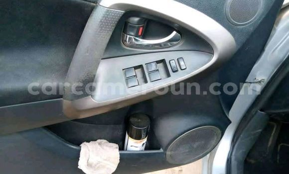 Acheter Occasion Voiture Toyota RAV4 Gris à Douala, Littoral Cameroon Acheter Occasion Voiture Toyota RAV4 Gris à Douala, Littoral Cameroon