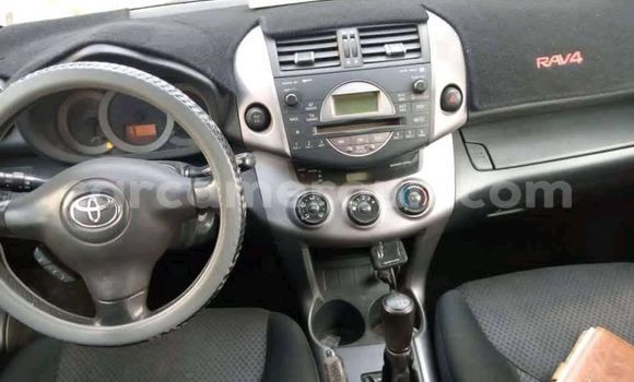 Acheter Occasion Voiture Toyota RAV4 Gris à Douala, Littoral Cameroon Acheter Occasion Voiture Toyota RAV4 Gris à Douala, Littoral Cameroon