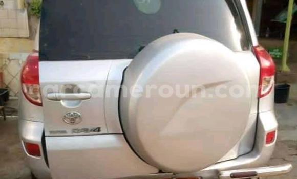 Acheter Occasion Voiture Toyota RAV4 Gris à Douala, Littoral Cameroon Acheter Occasion Voiture Toyota RAV4 Gris à Douala, Littoral Cameroon