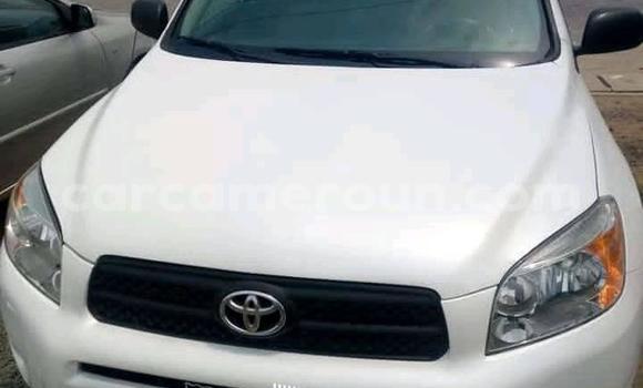 Acheter Occasion Voiture Toyota RAV4 Blanc à Douala, Littoral Cameroon Acheter Occasion Voiture Toyota RAV4 Blanc à Douala, Littoral Cameroon