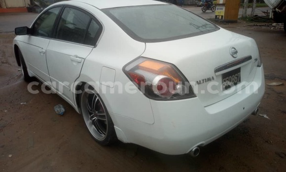 Acheter Occasion Voiture Nissan Altima Blanc à Douala, Littoral Cameroon Acheter Occasion Voiture Nissan Altima Blanc à Douala, Littoral Cameroon