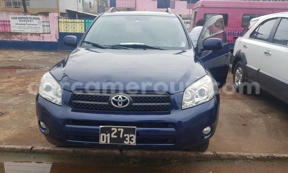 Acheter Occasion Voiture Toyota RAV4 Bleu à Douala, Littoral Cameroon Acheter Occasion Voiture Toyota RAV4 Bleu à Douala, Littoral Cameroon