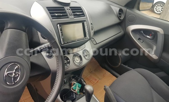 Acheter Occasion Voiture Toyota RAV4 Bleu à Douala, Littoral Cameroon Acheter Occasion Voiture Toyota RAV4 Bleu à Douala, Littoral Cameroon