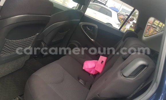 Acheter Occasion Voiture Toyota RAV4 Bleu à Douala, Littoral Cameroon Acheter Occasion Voiture Toyota RAV4 Bleu à Douala, Littoral Cameroon